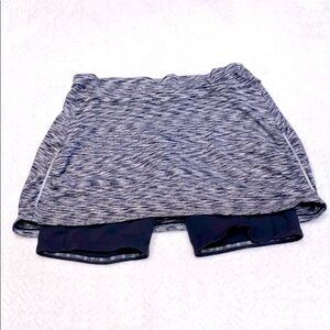 Athleta Gusset Skort color, marled, black and white SZ M